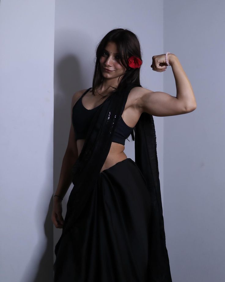 Desi Look: Black Saree & Kurti Hidden Face Images