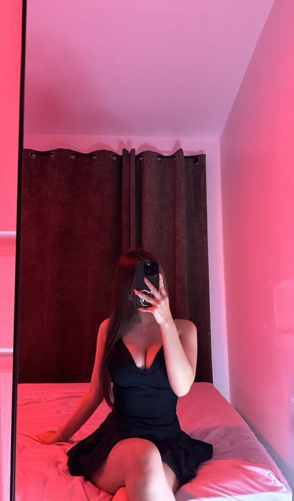 Stylish Short Black Dress Pics Without Showing Face