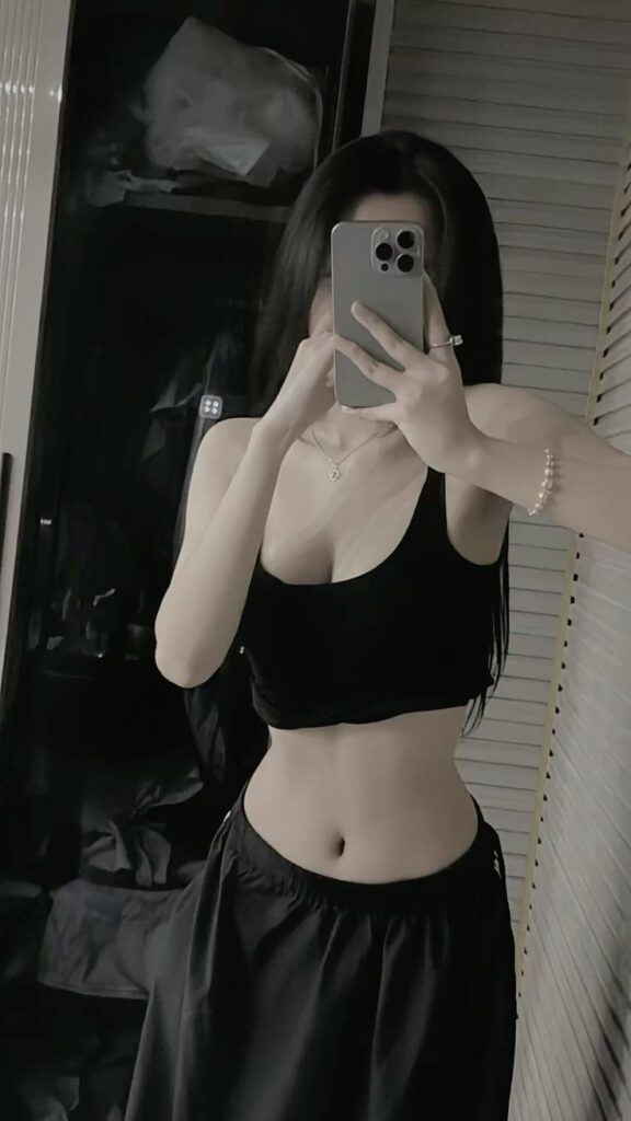 Stylish Short Black Dress Pics Without Showing Face