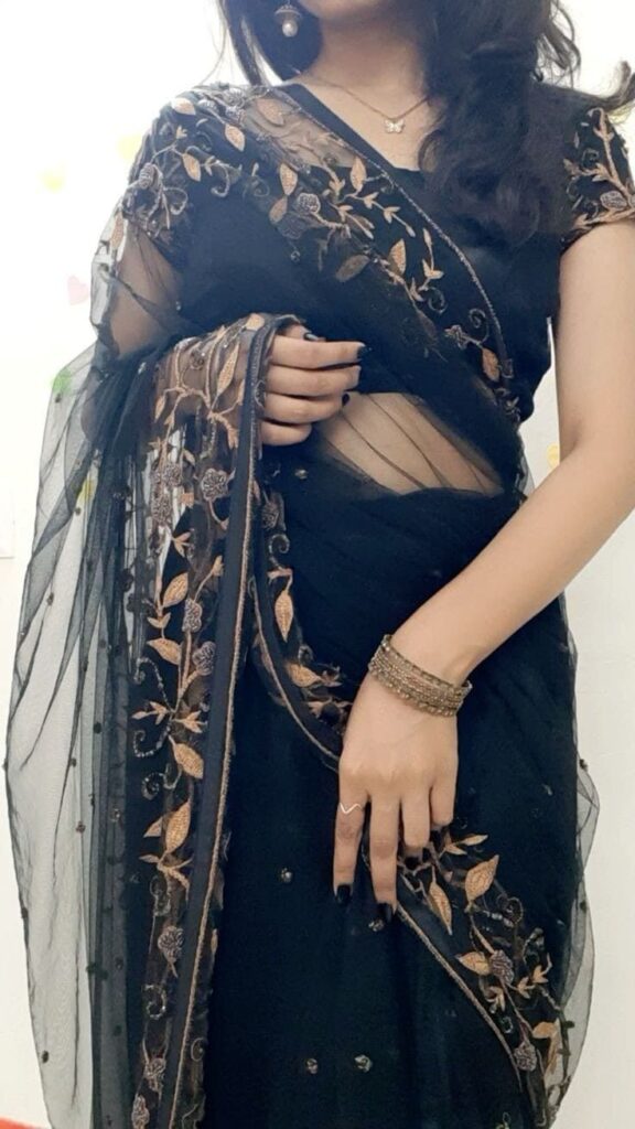 Desi Look: Black Saree & Kurti Hidden Face Images