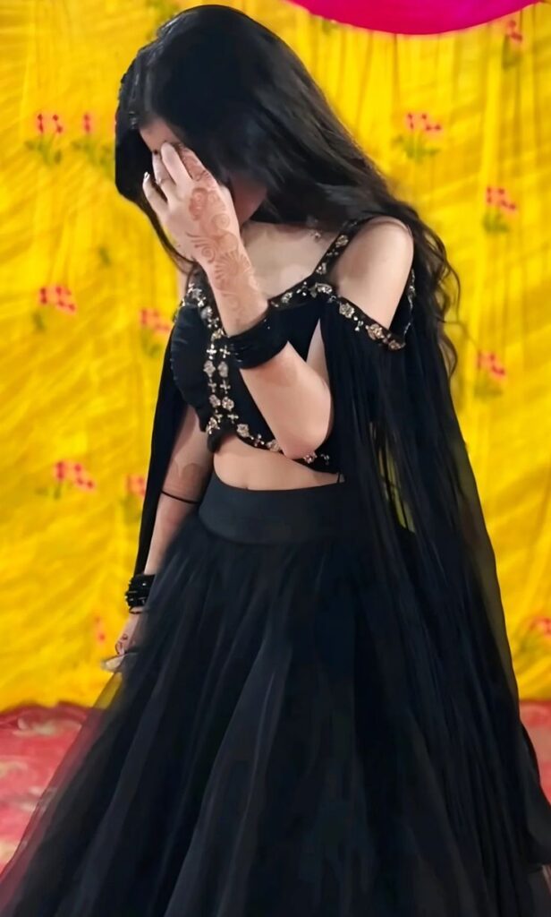 Top Trending Hidden Face Girl Pic In Black Dress (2026)